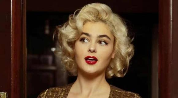 Stefania Ferrario, Marilyn Monroe, người mẫu ngoại cỡ