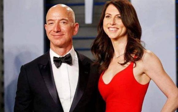 Tỷ phú Jeff Bezos, bố của tỷ phú Jeff Bezos