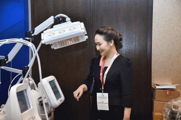 Hồng Chuyên Clinic, Medilux, Công nghệ LED 05 bước sóng chuẩn y khoa, điều trị da, MediLUX