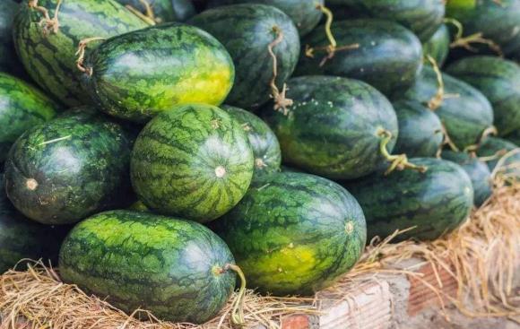 5 tuyệt chiêu để dưa hấu ngon ngọt để thắp hương mùng 1