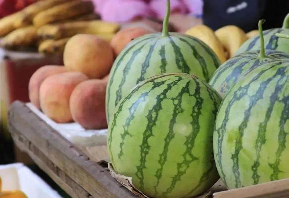 5 tuyệt chiêu để dưa hấu ngon ngọt để thắp hương mùng 1