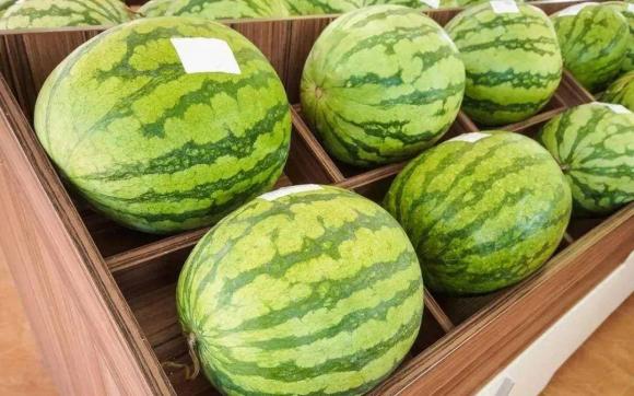 5 tuyệt chiêu để dưa hấu ngon ngọt để thắp hương mùng 1