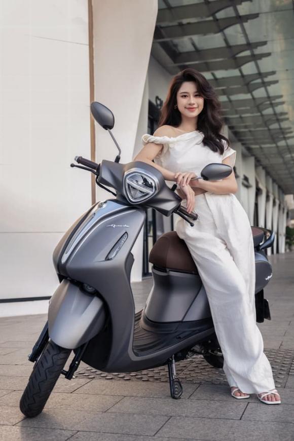 hoc-han-hang-cach-bien-hoa-de-lam-moi-ban-than (1).jpg 0 Hàn Hằng, Yamaha Grande 2022, Giới trẻ