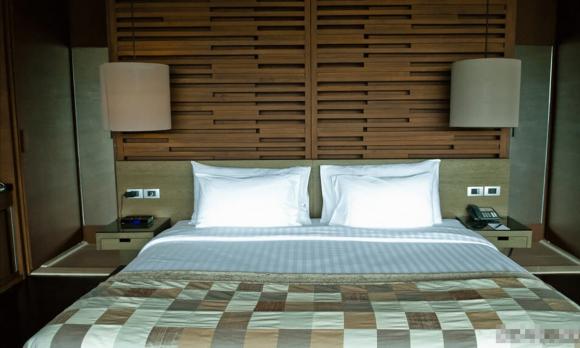 View - Cặp đôi ngủ khách sạn nên chọn giường đôi hay giường đơn? Hãy nghe chủ khách sạn nói gì