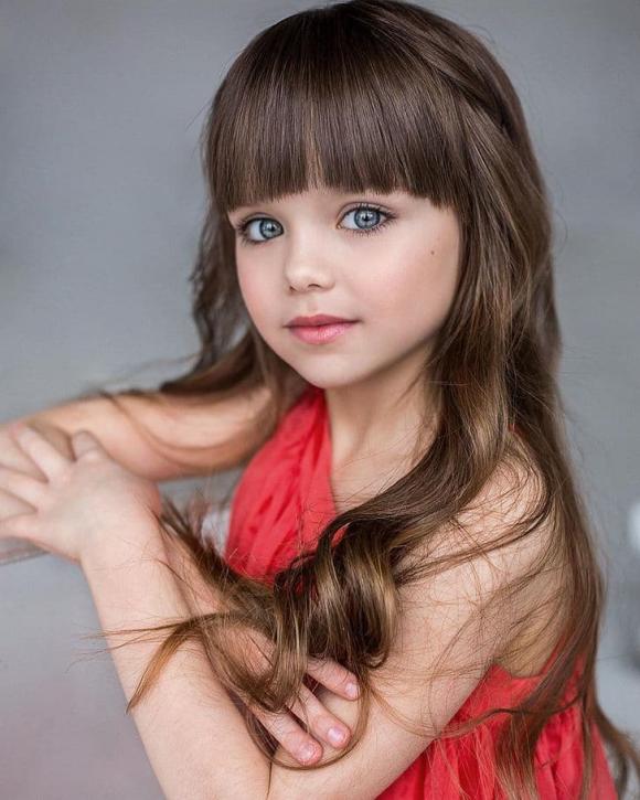 Cô bé xinh đẹp nhất thế giới, Anastasiya Knyazeva, bé gái xinh xắn 