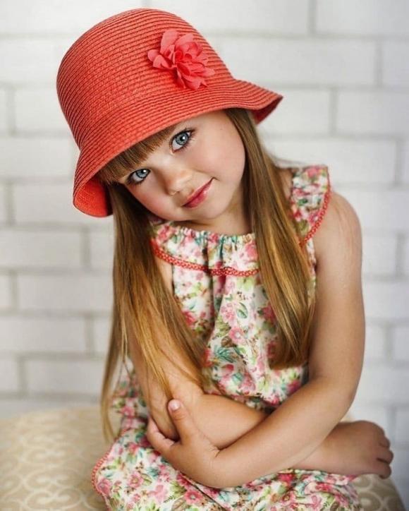 Cô bé xinh đẹp nhất thế giới, Anastasiya Knyazeva, bé gái xinh xắn 