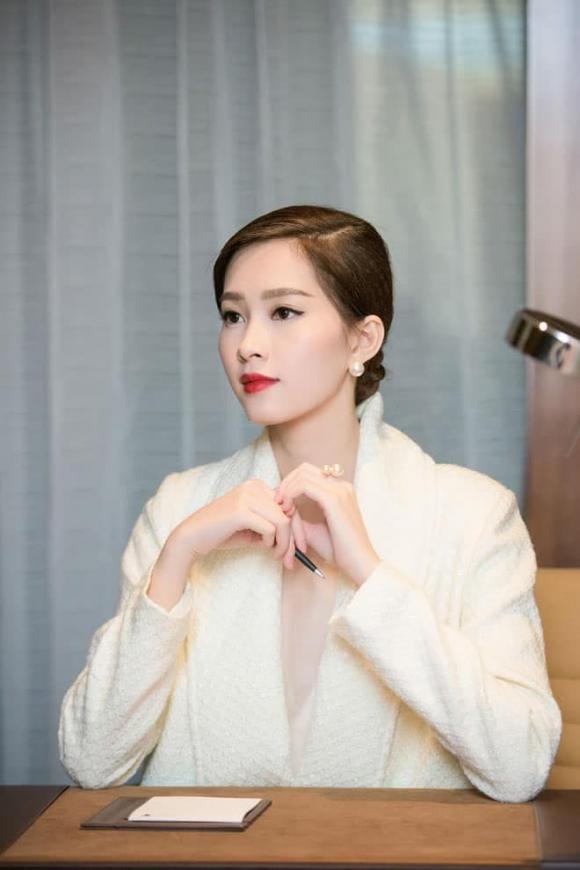 hoa hậu Đặng Thu Thảo, sao Việt