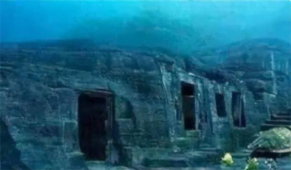 Xuất hiện 'sân bay thời tiền sử' dưới đáy biển nghi do người ngoài hành tinh tạo ra Có sinh vật lạ dưới đáy biển?