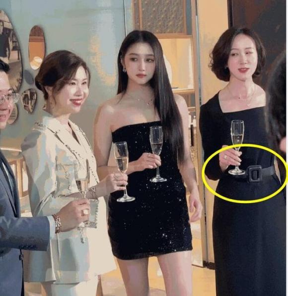 quan hiểu đồng mang thai, sao hoa ngữ, thời trang sao