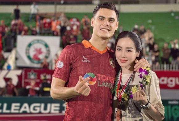 Trung vệ Adriano Schmidt,tuyển thủ việt kiều Adriano Schmidt,bạn gái Adriano Schmidt