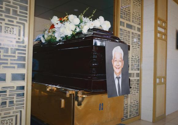 Jun Phạm, ca sĩ Jun Phạm, đám tang bố Jun Phạm, bố Jun Phạm qua đời