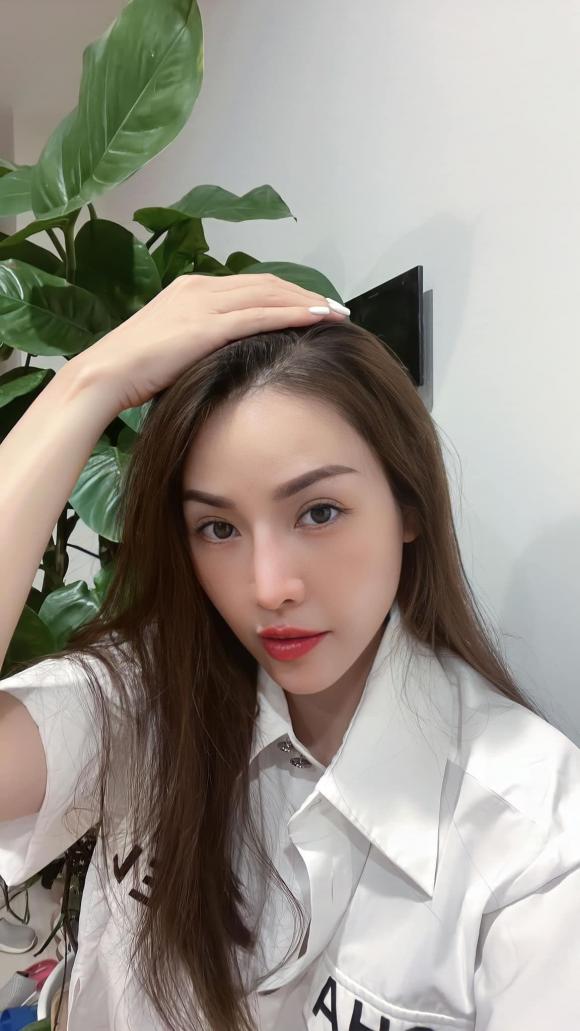 Quế Vân, Quế Vân bán xe, sao việt bán xe 