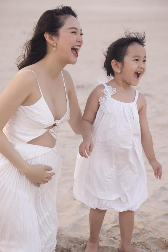 diễn viên Minh Hằng, ca sĩ Minh Hằng, sao Việt