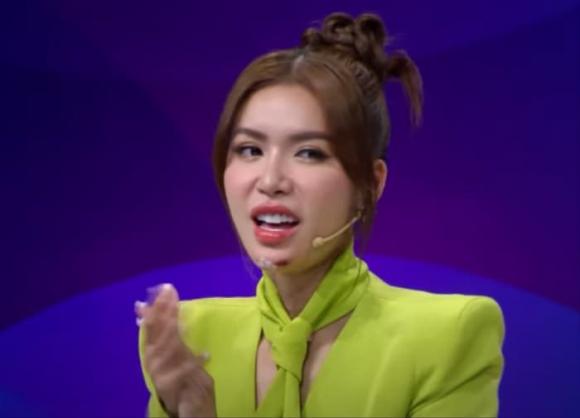 siêu mẫu Minh Tú, sao Việt