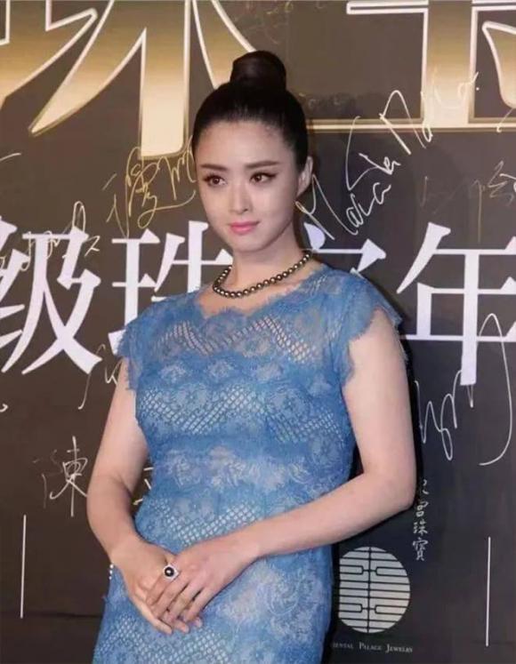 sao Hoa ngữ, Triệu Lộ Tư, Quan Hiểu Đồng, Thẩm Nguyệt