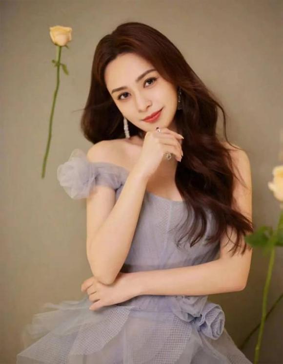 sao Hoa ngữ, Triệu Lộ Tư, Quan Hiểu Đồng, Thẩm Nguyệt