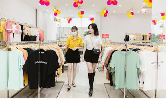 thời trang của phụ nữ nhỏ nhắn, trang phục mùa hè, cách phối đồ cho phụ nữ nhỏ nhắn