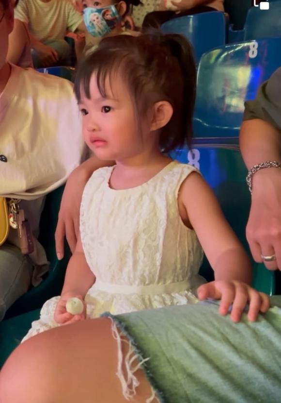 đông nhi, sao việt 