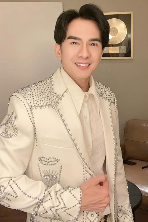 con JustaTee, con Đan Trường, con sao Việt