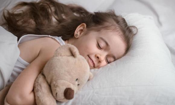 Nên cho trẻ ngủ riêng từ mấy tuổi? Cha mẹ nên tập cho con ngủ riêng trước tuổi này, quá muộn sẽ ân hận!