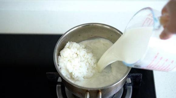 Cơm nguội thừa đừng bỏ đi, trộn với bột giặt đặt ở góc nhà, con gián ăn phải chỉ có đường chết