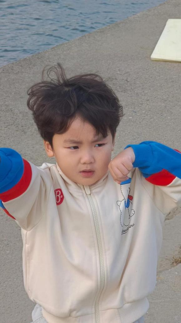 hòa minzy, sao việt 