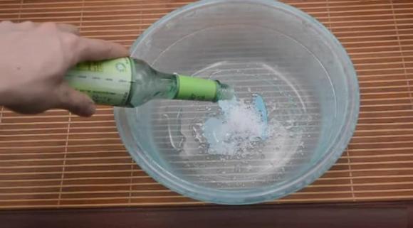 Cách vệ sinh chiếu nằm: Đừng chỉ lau bằng nước, càng lau càng bẩn! Hướng dẫn bạn 1 cách diệt khuẩn và loại bỏ mạt, không có mùi