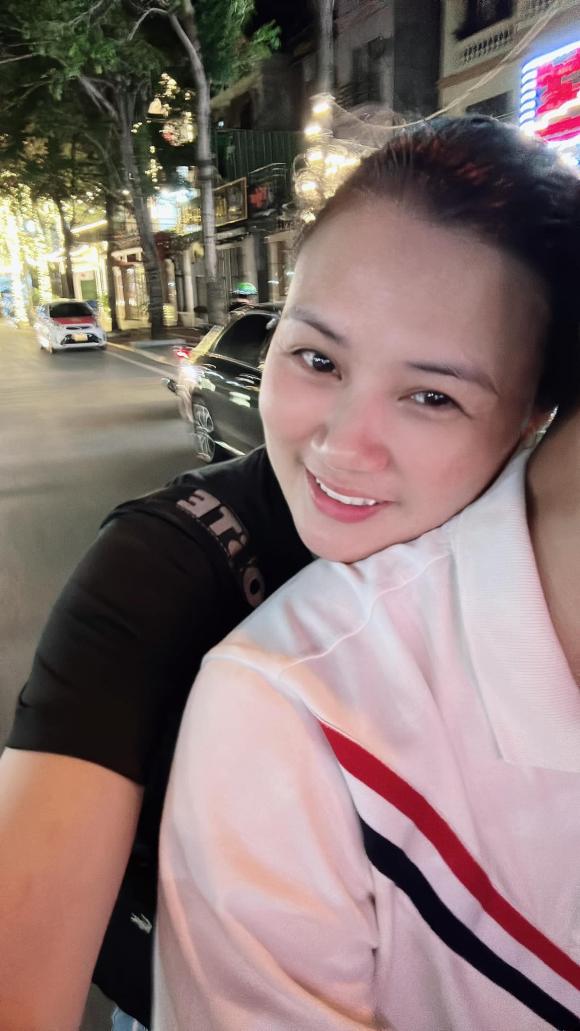  Kim Huệ,  Kim Huệ eo ngấn mỡ, giới trẻ  