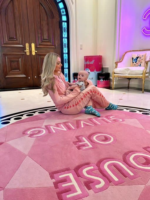 Paris Hilton, sao âu mỹ, sao sinh con