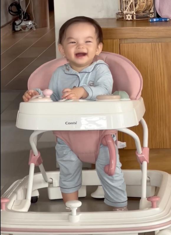 ca sĩ Phạm Quỳnh Anh, sao Việt