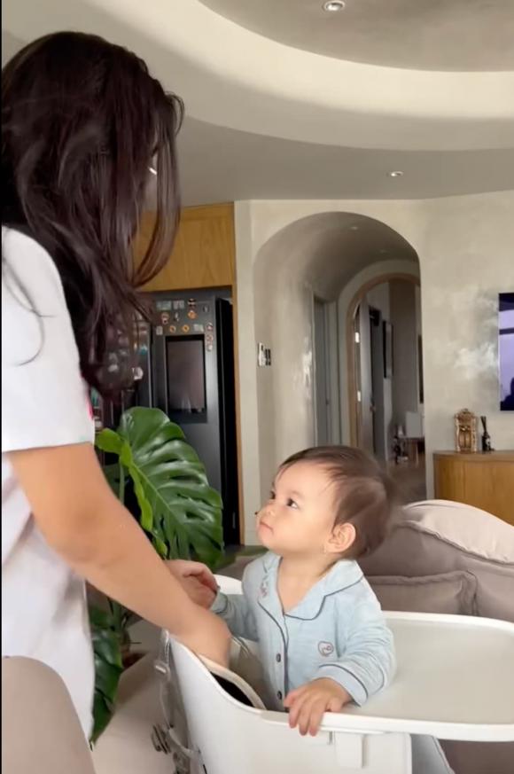 ca sĩ Phạm Quỳnh Anh, sao Việt
