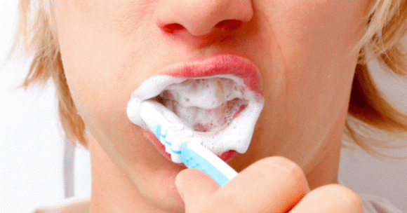 đánh răng, đánh răng bao nhiêu lần, sức khỏe 