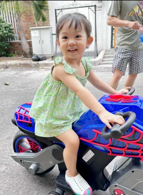 doanh nhân cường đô la, con gái cường đô la, đàm thu trang, sao Việt