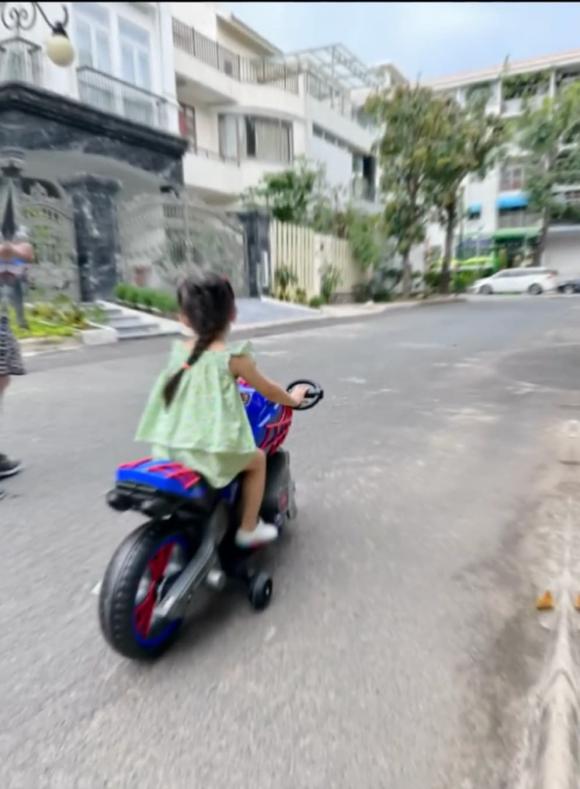 doanh nhân cường đô la, con gái cường đô la, đàm thu trang, sao Việt