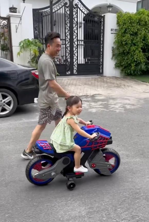 doanh nhân cường đô la, con gái cường đô la, đàm thu trang, sao Việt