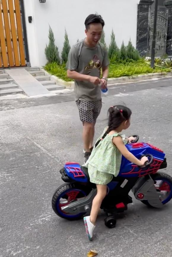 doanh nhân cường đô la, con gái cường đô la, đàm thu trang, sao Việt