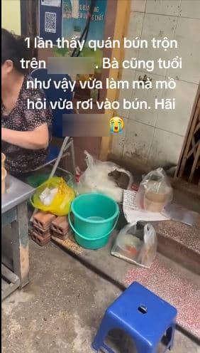bún trộn, bún trộn có chuột, giới trẻ 