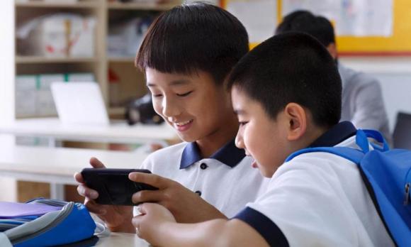 trẻ sơ sinh, lý giải trẻ sơ sinh hay cười khi ngủ, trẻ nằm mơ