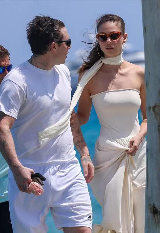 Con dâu Beckham, Brooklyn, Con trai cả của Beckham