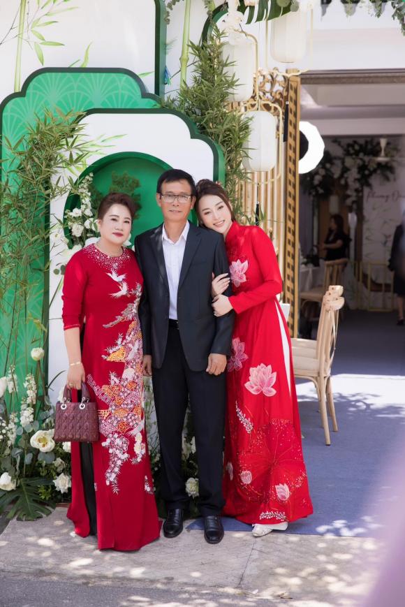 Phương Oanh, Shark Bình, diễn viên Phương Oanh, lễ ăn hỏi của Phương Oanh