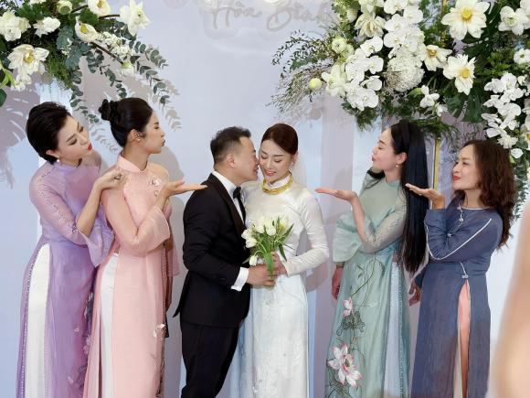 Phương Oanh, Shark Bình, diễn viên Phương Oanh, lễ ăn hỏi của Phương Oanh