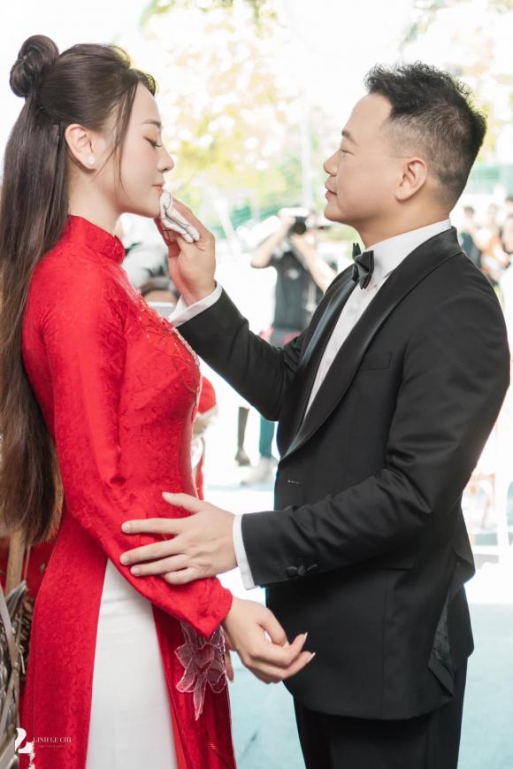 Phương Oanh, Shark Bình, diễn viên Phương Oanh, lễ ăn hỏi của Phương Oanh