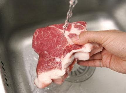 Rã đông loại thịt nào cũng không được ngâm nước, đầu bếp dạy bạn 'mẹo' giữ nguyên dinh dưỡng