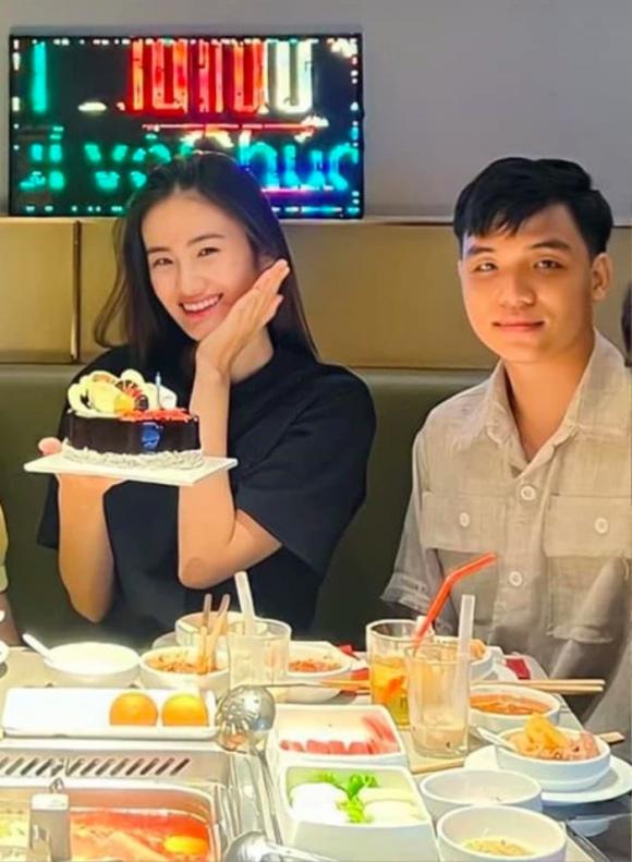 ý nhi, hoa hậu ý nhi, sao việt 