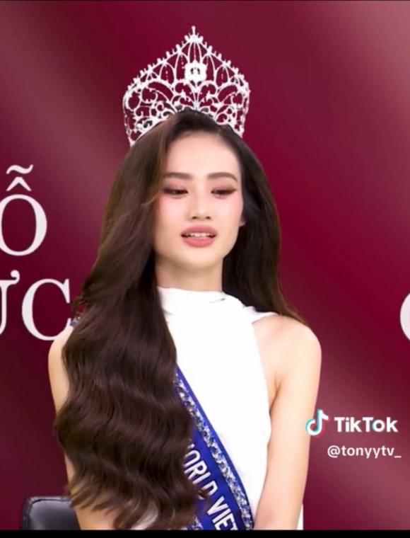 ý nhi, sao việt, hoa hậu ý nhi 
