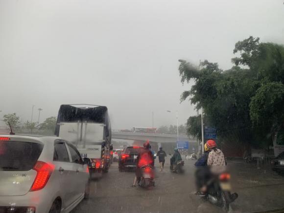 Hà Nội ngập, mưa lớn ngập, mưa to tắc đường 