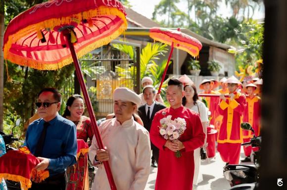 Cặp đôi ở huế,cặp đôi nhận 26 sổ đỏ,đám cưới gây sốt