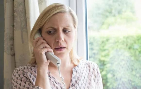Đừng trả lời điện thoại bừa bãi, bất kể là ai, nếu gặp 4 tình huống này, hãy dập máy ngay và thông báo cho gia đình.