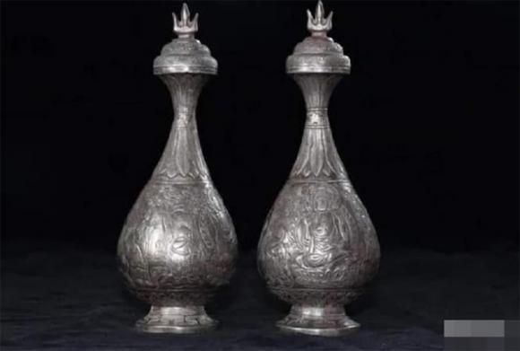 phong thuỷ, phòng khách, phong thuỷ phòng khách, cây có gai, đồ cổ, 