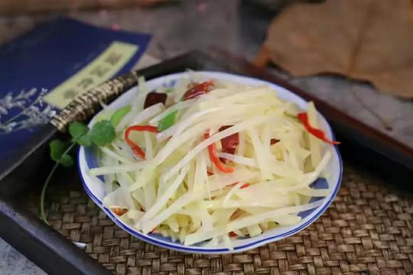 Đâu là sự khác biệt giữa khoai tây vỏ vàng và vỏ trắng? Đầu bếp cho biết có sự khác biệt lớn, mua nhầm thì mất tiền, không ngon